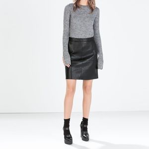 Zara Basic Small faux leather skirt